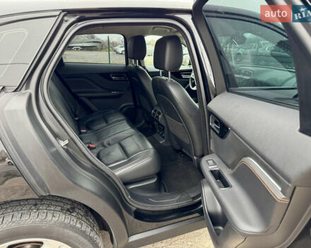 Черный Ягуар Ф-Пейс, объемом двигателя 2 л и пробегом 148 тыс. км за 24800 $, фото 41 на Automoto.ua