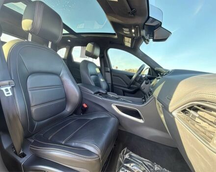 Чорний Ягуар Ф-Пейс, об'ємом двигуна 2 л та пробігом 36 тис. км за 11500 $, фото 13 на Automoto.ua