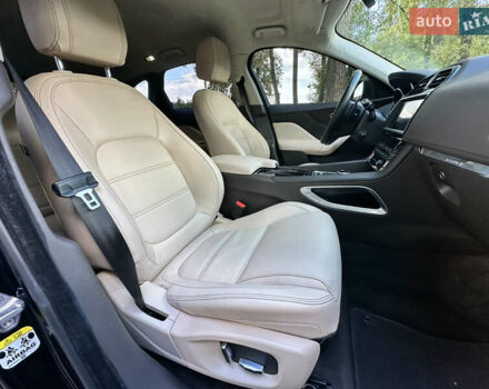 Чорний Ягуар Ф-Пейс, об'ємом двигуна 2 л та пробігом 90 тис. км за 29500 $, фото 10 на Automoto.ua