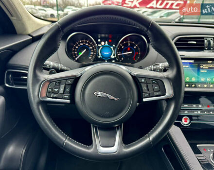 Черный Ягуар Ф-Пейс, объемом двигателя 2 л и пробегом 148 тыс. км за 24800 $, фото 14 на Automoto.ua