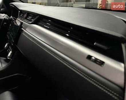 Черный Ягуар Ф-Пейс, объемом двигателя 2 л и пробегом 110 тыс. км за 38000 $, фото 7 на Automoto.ua