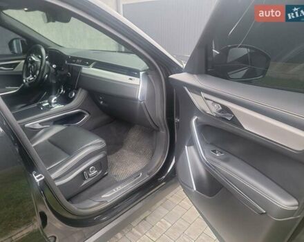 Чорний Ягуар Ф-Пейс, об'ємом двигуна 2 л та пробігом 111 тис. км за 38900 $, фото 18 на Automoto.ua