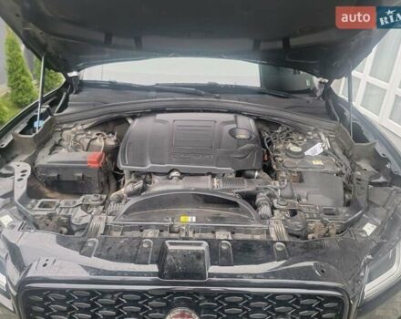 Чорний Ягуар Ф-Пейс, об'ємом двигуна 2 л та пробігом 111 тис. км за 38900 $, фото 26 на Automoto.ua