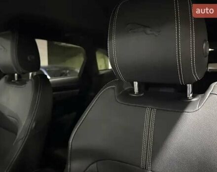 Черный Ягуар Ф-Пейс, объемом двигателя 2 л и пробегом 110 тыс. км за 38000 $, фото 32 на Automoto.ua