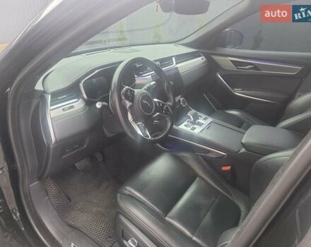 Чорний Ягуар Ф-Пейс, об'ємом двигуна 2 л та пробігом 111 тис. км за 38900 $, фото 16 на Automoto.ua