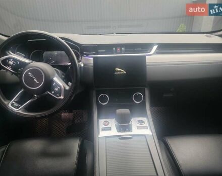 Чорний Ягуар Ф-Пейс, об'ємом двигуна 2 л та пробігом 111 тис. км за 38900 $, фото 17 на Automoto.ua