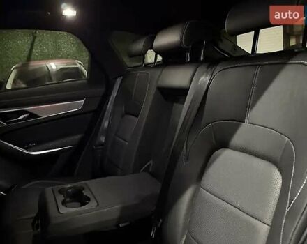 Черный Ягуар Ф-Пейс, объемом двигателя 2 л и пробегом 110 тыс. км за 38000 $, фото 17 на Automoto.ua