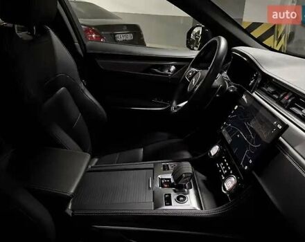 Черный Ягуар Ф-Пейс, объемом двигателя 2 л и пробегом 110 тыс. км за 38000 $, фото 8 на Automoto.ua