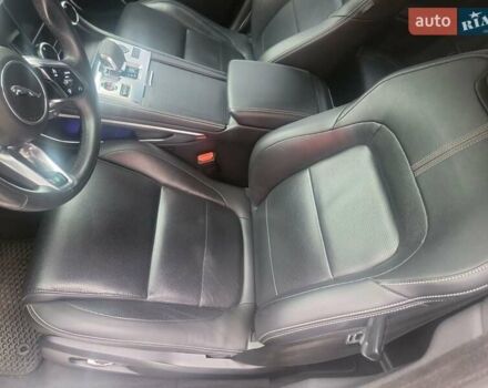 Чорний Ягуар Ф-Пейс, об'ємом двигуна 2 л та пробігом 111 тис. км за 38900 $, фото 21 на Automoto.ua