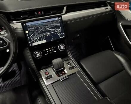 Черный Ягуар Ф-Пейс, объемом двигателя 2 л и пробегом 110 тыс. км за 38000 $, фото 11 на Automoto.ua