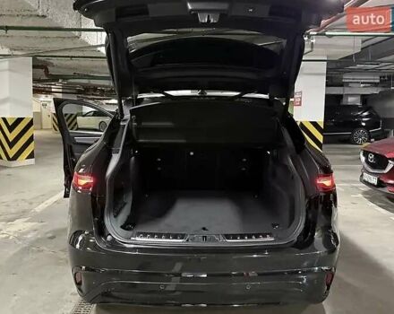 Черный Ягуар Ф-Пейс, объемом двигателя 2 л и пробегом 110 тыс. км за 38000 $, фото 4 на Automoto.ua