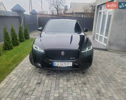 Чорний Ягуар Ф-Пейс, об'ємом двигуна 2 л та пробігом 111 тис. км за 38900 $, фото 3 на Automoto.ua