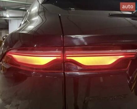 Черный Ягуар Ф-Пейс, объемом двигателя 2 л и пробегом 110 тыс. км за 38000 $, фото 30 на Automoto.ua