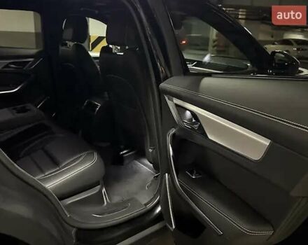 Черный Ягуар Ф-Пейс, объемом двигателя 2 л и пробегом 110 тыс. км за 38000 $, фото 18 на Automoto.ua