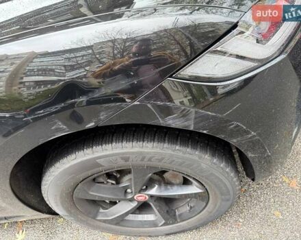 Черный Ягуар Ф-Пейс, объемом двигателя 2 л и пробегом 110 тыс. км за 38000 $, фото 37 на Automoto.ua