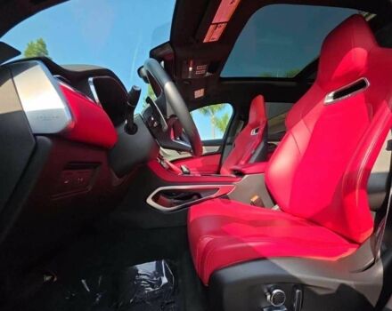 Черный Ягуар Ф-Пейс, объемом двигателя 0 л и пробегом 17 тыс. км за 68000 $, фото 4 на Automoto.ua