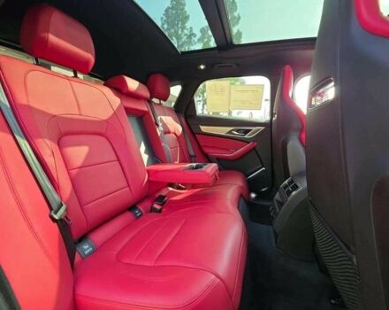 Черный Ягуар Ф-Пейс, объемом двигателя 0 л и пробегом 17 тыс. км за 68000 $, фото 7 на Automoto.ua