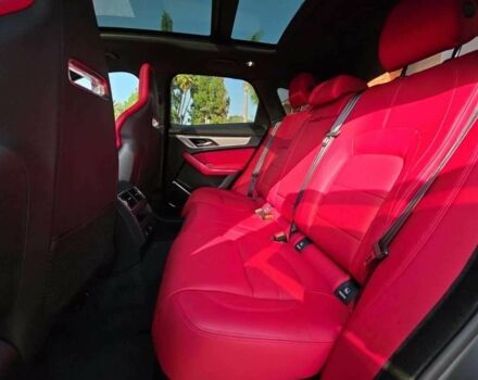 Черный Ягуар Ф-Пейс, объемом двигателя 0 л и пробегом 17 тыс. км за 68000 $, фото 8 на Automoto.ua