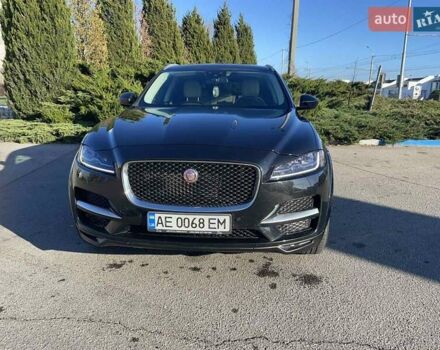 Чорний Ягуар Ф-Пейс, об'ємом двигуна 2 л та пробігом 100 тис. км за 25500 $, фото 1 на Automoto.ua