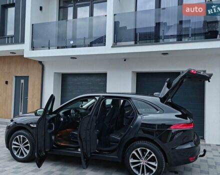 Черный Ягуар Ф-Пейс, объемом двигателя 2 л и пробегом 222 тыс. км за 25500 $, фото 1 на Automoto.ua