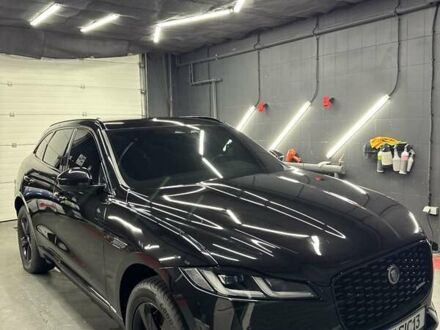 Черный Ягуар Ф-Пейс, объемом двигателя 2 л и пробегом 110 тыс. км за 38000 $, фото 1 на Automoto.ua