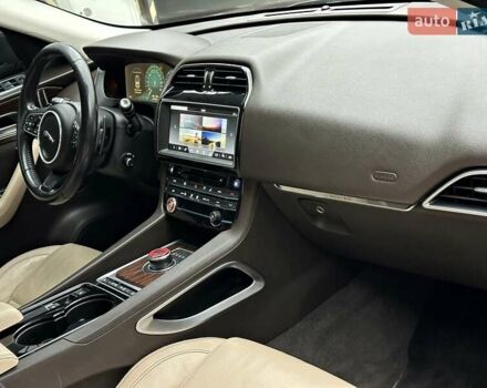 Коричневый Ягуар Ф-Пейс, объемом двигателя 3 л и пробегом 211 тыс. км за 17800 $, фото 33 на Automoto.ua