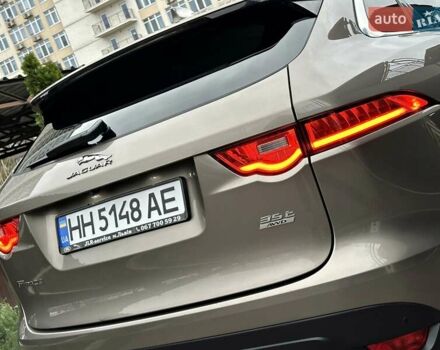 Коричневый Ягуар Ф-Пейс, объемом двигателя 3 л и пробегом 211 тыс. км за 17800 $, фото 4 на Automoto.ua