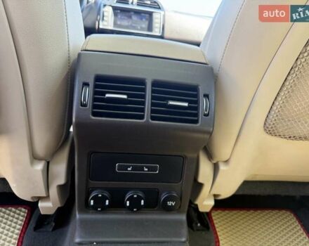 Красный Ягуар Ф-Пейс, объемом двигателя 3 л и пробегом 115 тыс. км за 21500 $, фото 14 на Automoto.ua