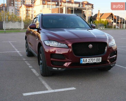 Красный Ягуар Ф-Пейс, объемом двигателя 2 л и пробегом 214 тыс. км за 22500 $, фото 3 на Automoto.ua
