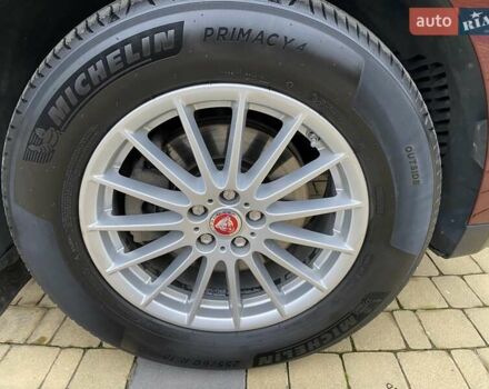 Червоний Ягуар Ф-Пейс, об'ємом двигуна 2 л та пробігом 125 тис. км за 25500 $, фото 22 на Automoto.ua