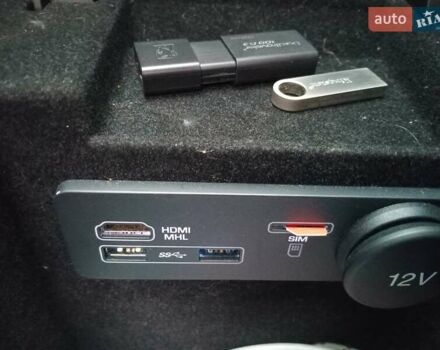 Красный Ягуар Ф-Пейс, объемом двигателя 3 л и пробегом 104 тыс. км за 26500 $, фото 16 на Automoto.ua