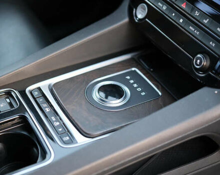 Красный Ягуар Ф-Пейс, объемом двигателя 2 л и пробегом 214 тыс. км за 22500 $, фото 43 на Automoto.ua