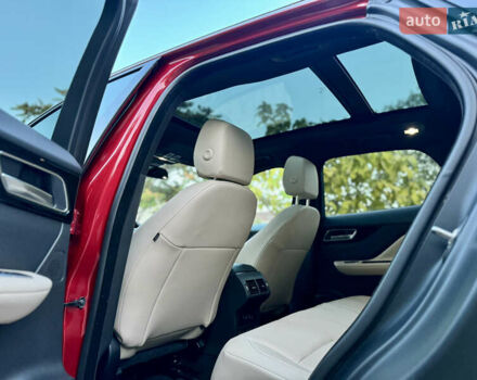 Красный Ягуар Ф-Пейс, объемом двигателя 3 л и пробегом 65 тыс. км за 20000 $, фото 24 на Automoto.ua