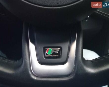 Красный Ягуар Ф-Пейс, объемом двигателя 3 л и пробегом 104 тыс. км за 26500 $, фото 9 на Automoto.ua