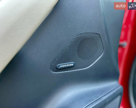 Красный Ягуар Ф-Пейс, объемом двигателя 3 л и пробегом 65 тыс. км за 20000 $, фото 37 на Automoto.ua