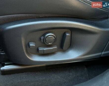 Красный Ягуар Ф-Пейс, объемом двигателя 3 л и пробегом 90 тыс. км за 19999 $, фото 27 на Automoto.ua