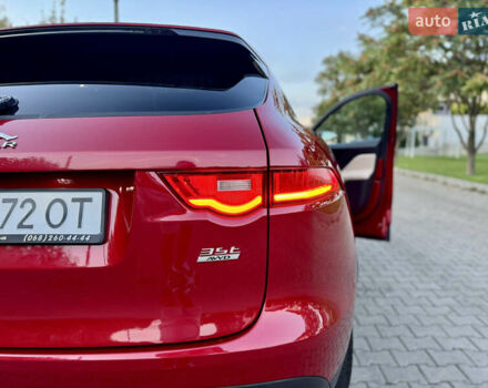 Красный Ягуар Ф-Пейс, объемом двигателя 3 л и пробегом 65 тыс. км за 20000 $, фото 3 на Automoto.ua
