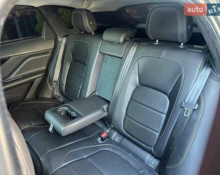 Красный Ягуар Ф-Пейс, объемом двигателя 3 л и пробегом 90 тыс. км за 19999 $, фото 19 на Automoto.ua