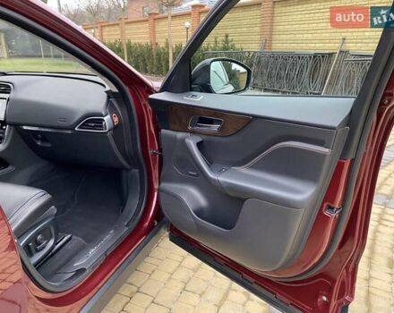 Червоний Ягуар Ф-Пейс, об'ємом двигуна 2 л та пробігом 125 тис. км за 25500 $, фото 7 на Automoto.ua