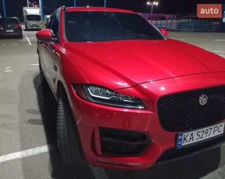 Красный Ягуар Ф-Пейс, объемом двигателя 3 л и пробегом 104 тыс. км за 26500 $, фото 1 на Automoto.ua