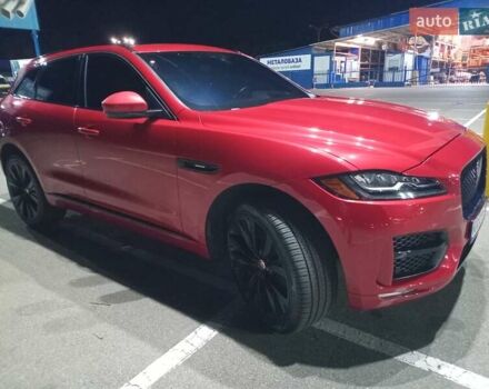 Красный Ягуар Ф-Пейс, объемом двигателя 3 л и пробегом 104 тыс. км за 26500 $, фото 2 на Automoto.ua