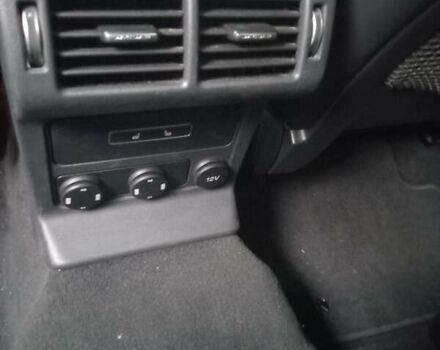 Красный Ягуар Ф-Пейс, объемом двигателя 3 л и пробегом 104 тыс. км за 26500 $, фото 24 на Automoto.ua