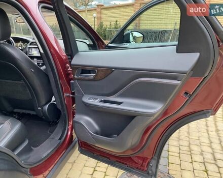 Червоний Ягуар Ф-Пейс, об'ємом двигуна 2 л та пробігом 125 тис. км за 25500 $, фото 10 на Automoto.ua