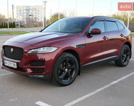 Красный Ягуар Ф-Пейс, объемом двигателя 2 л и пробегом 214 тыс. км за 22500 $, фото 5 на Automoto.ua