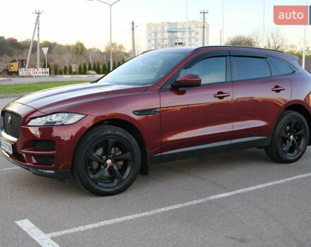 Красный Ягуар Ф-Пейс, объемом двигателя 2 л и пробегом 214 тыс. км за 22500 $, фото 6 на Automoto.ua