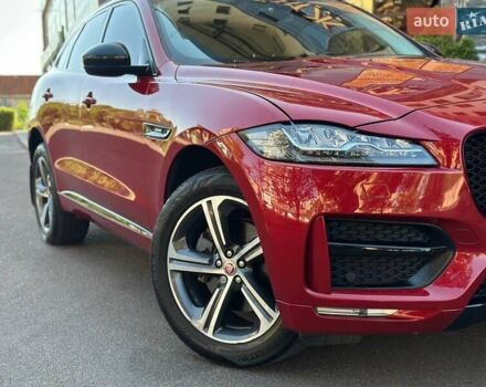 Красный Ягуар Ф-Пейс, объемом двигателя 3 л и пробегом 90 тыс. км за 19999 $, фото 8 на Automoto.ua
