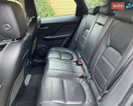 Червоний Ягуар Ф-Пейс, об'ємом двигуна 2 л та пробігом 125 тис. км за 25500 $, фото 5 на Automoto.ua