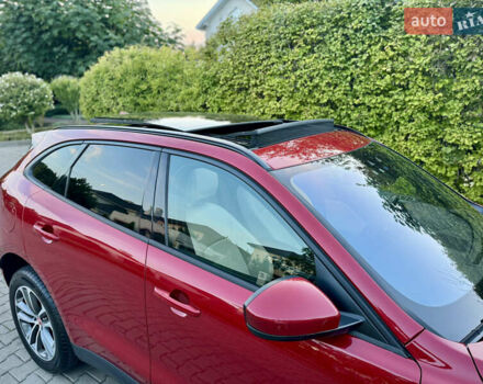 Красный Ягуар Ф-Пейс, объемом двигателя 3 л и пробегом 65 тыс. км за 20000 $, фото 4 на Automoto.ua