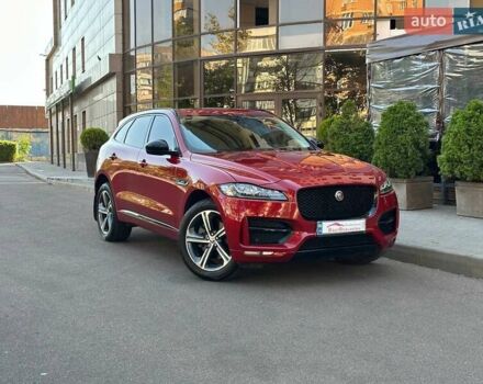 Красный Ягуар Ф-Пейс, объемом двигателя 3 л и пробегом 90 тыс. км за 19999 $, фото 6 на Automoto.ua