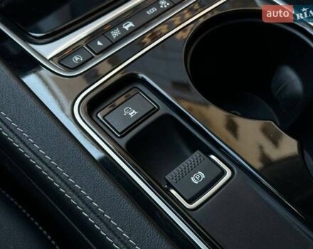 Красный Ягуар Ф-Пейс, объемом двигателя 3 л и пробегом 90 тыс. км за 19999 $, фото 38 на Automoto.ua